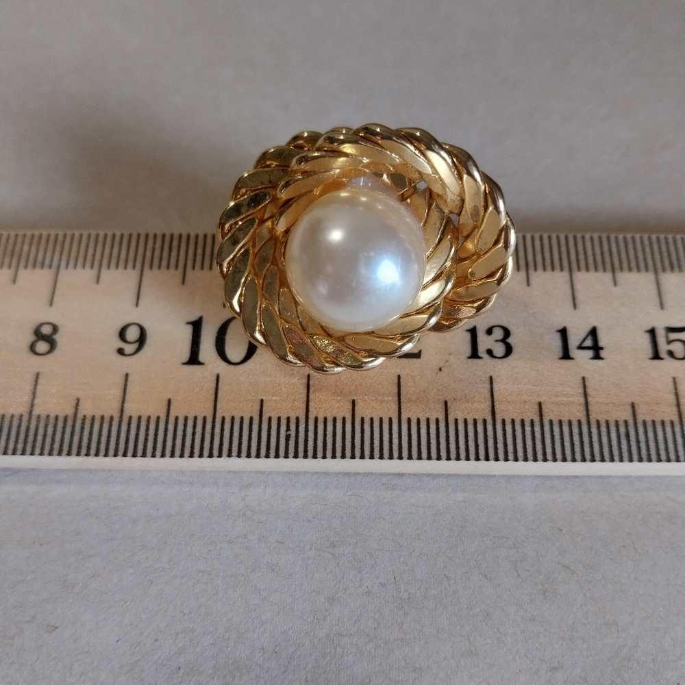 Pierre Cardin Gold and Pearl Earrings - Picture 3 of 8